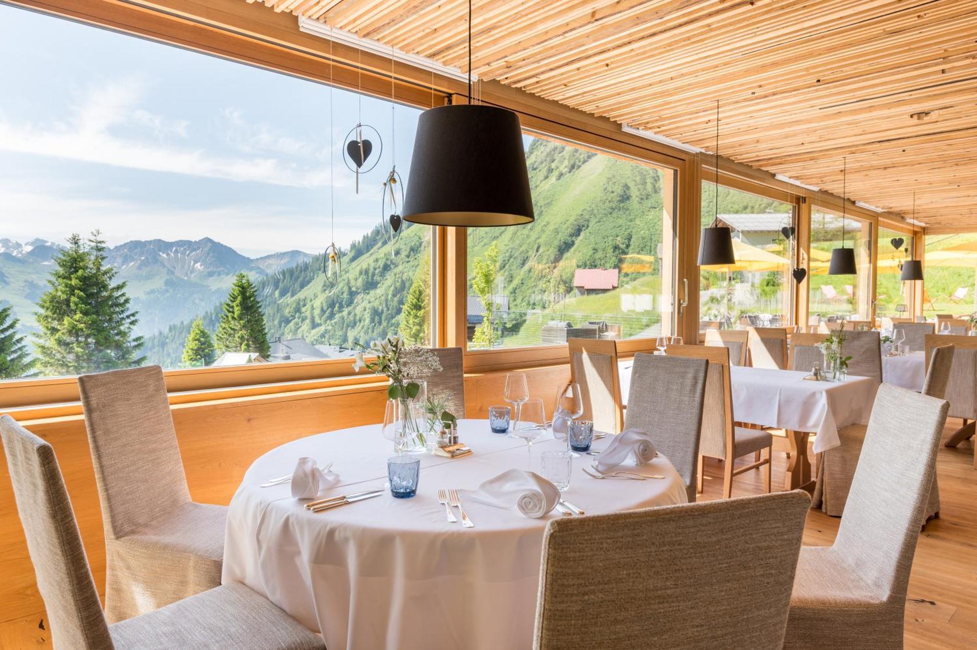 דאמואלס Alpenresort Walsertal מראה חיצוני תמונה